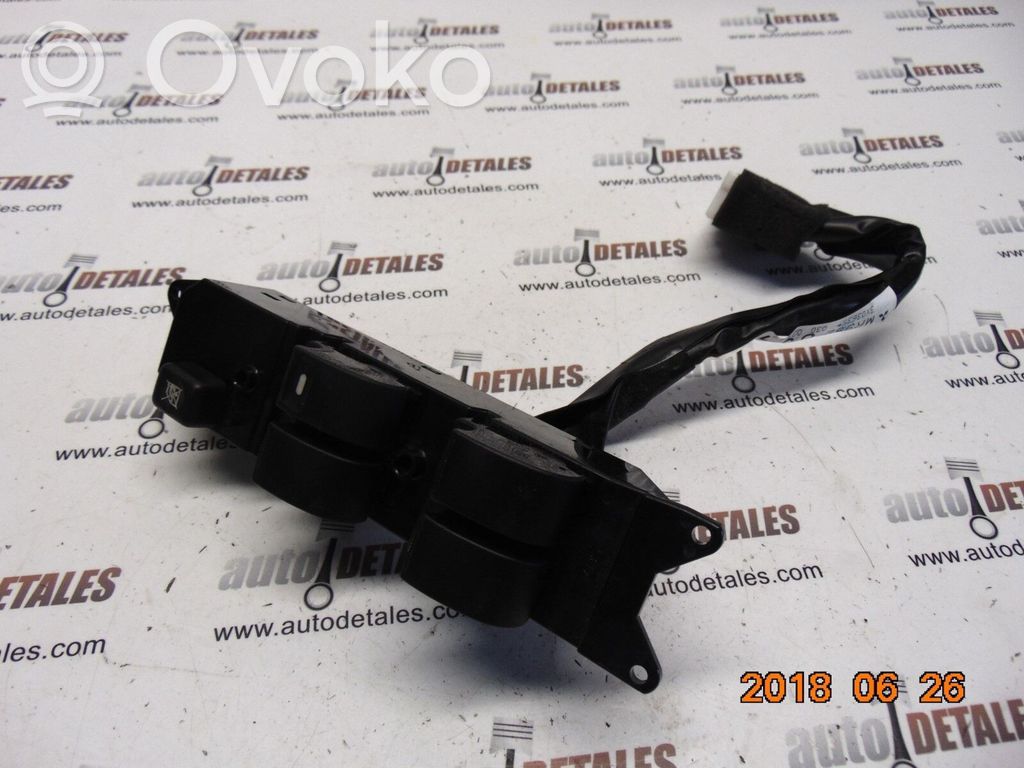 Mitsubishi Outlander Electric window control switch 