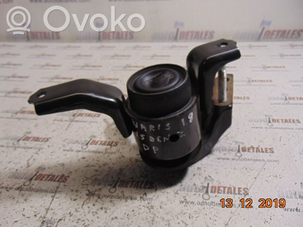 Engine mount bracket
