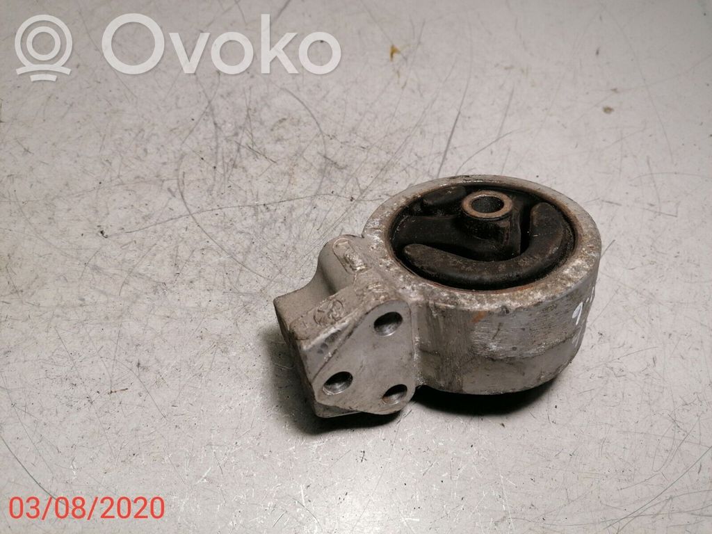 Mitsubishi Carisma Engine mount bracket 