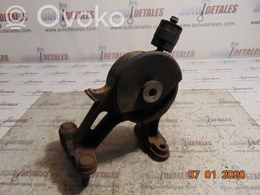 Toyota Avensis T270 Engine mount bracket 