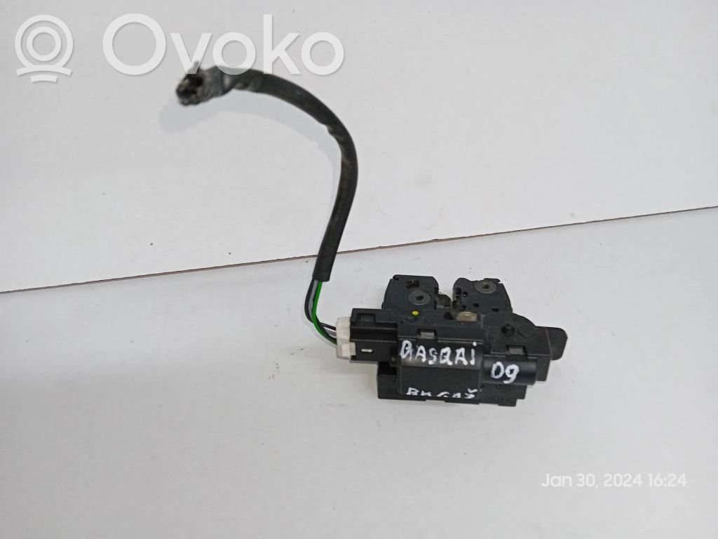 Nissan Qashqai+2 Zamek klapy tylnej / bagażnika 