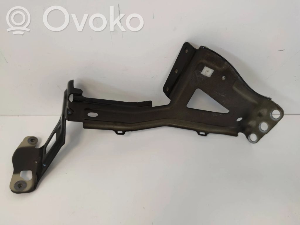 Audi e-tron Fender mounting bracket 
