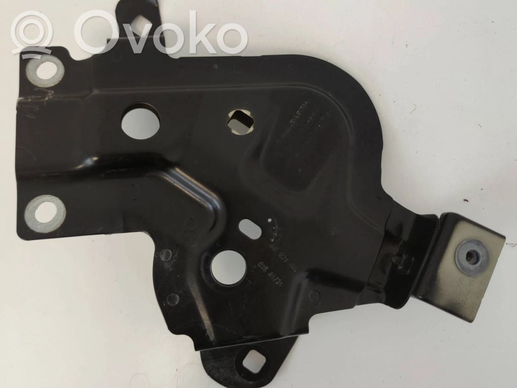 Audi e-tron Fender mounting bracket 