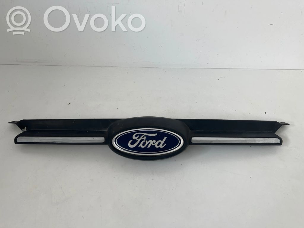 Ford Focus Front bumper upper radiator grill 
