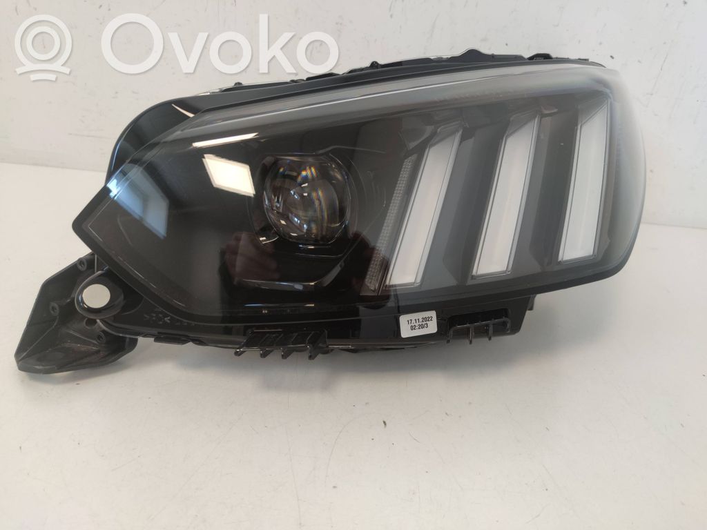 Peugeot 2008 II Lampa przednia 