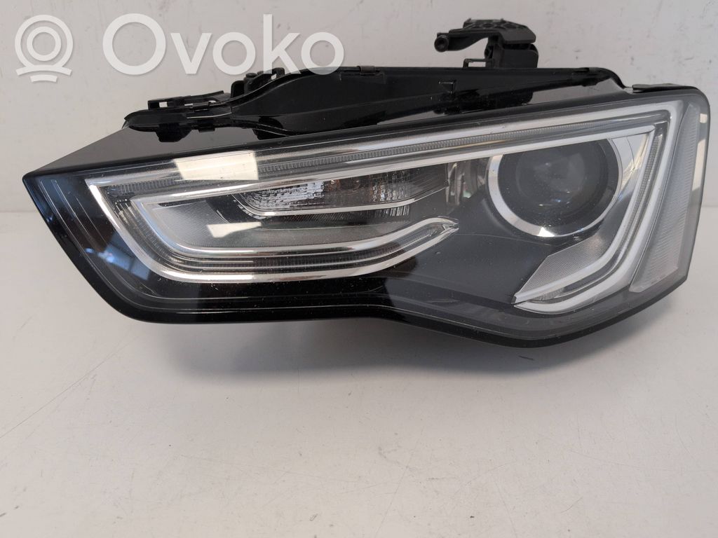 Audi A5 8T 8F Priekšējais lukturis 