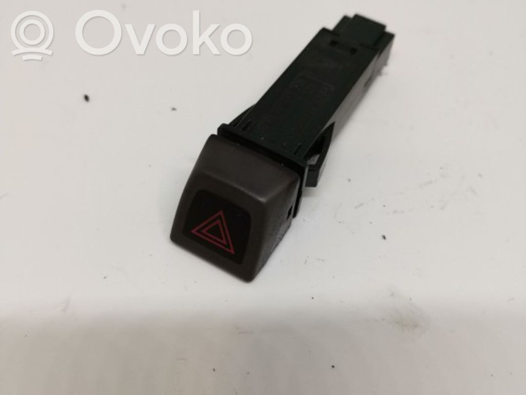 Hazard light switch   8651399,04W196