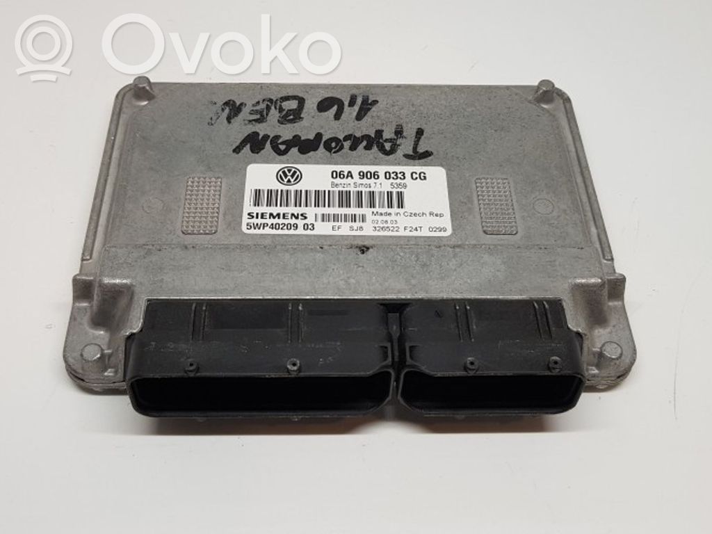 Volkswagen Touran I Engine control unit/module 