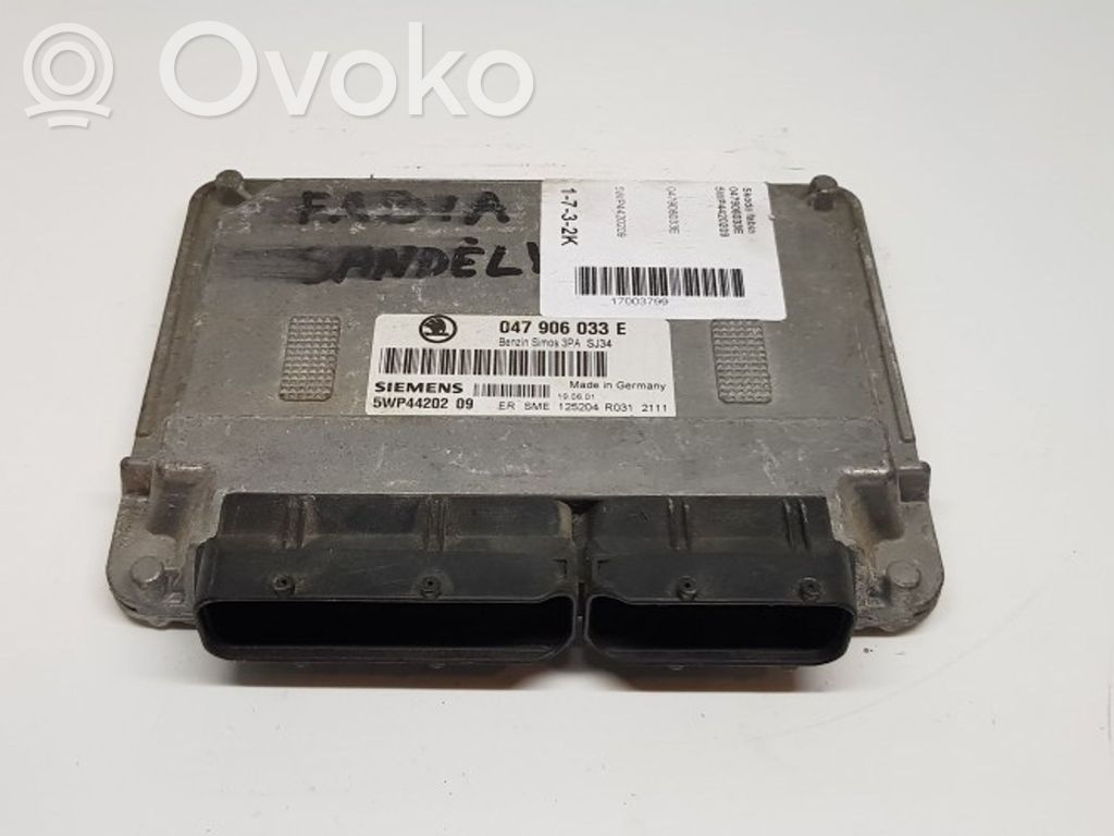 Engine control unit/module   047906033E