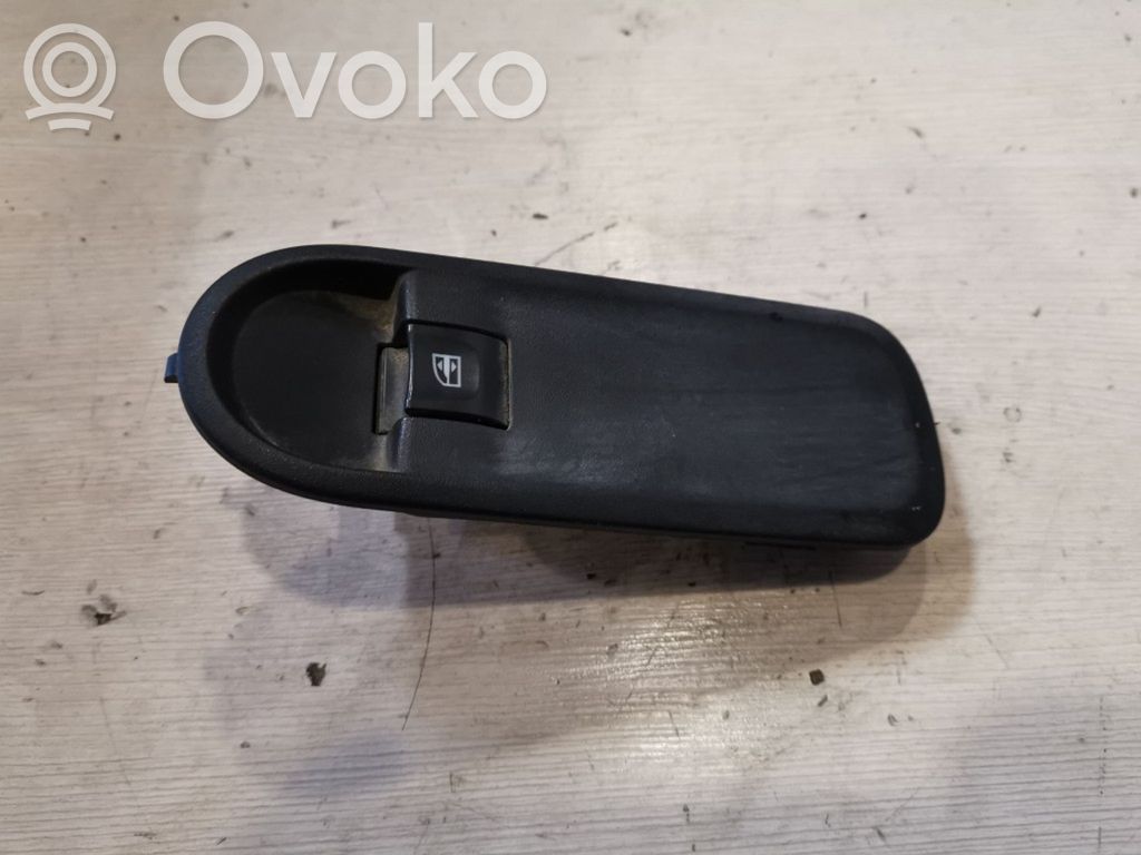 Electric window control switch   809601386R