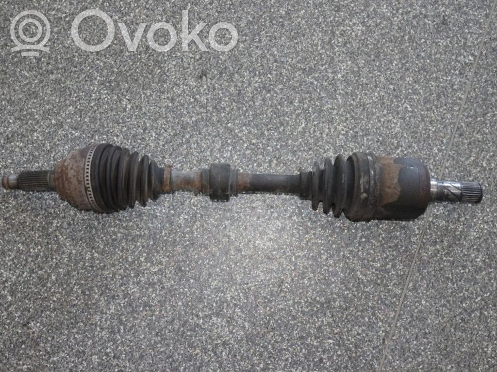 Etuvetoakseli