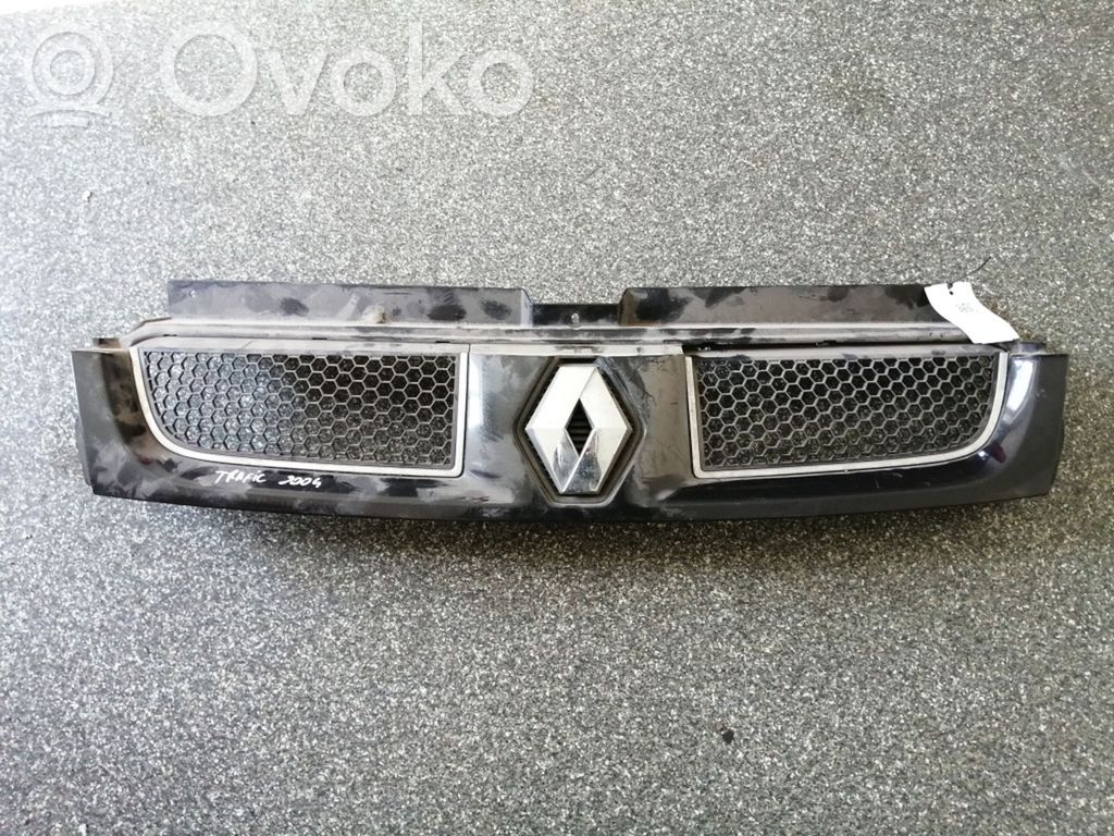 Renault Trafic II (X83) Front bumper upper radiator grill 