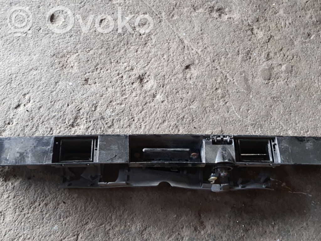 Volvo S70  V70  V70 XC Bagāžnieka numura zīmes apgaismojuma līste 