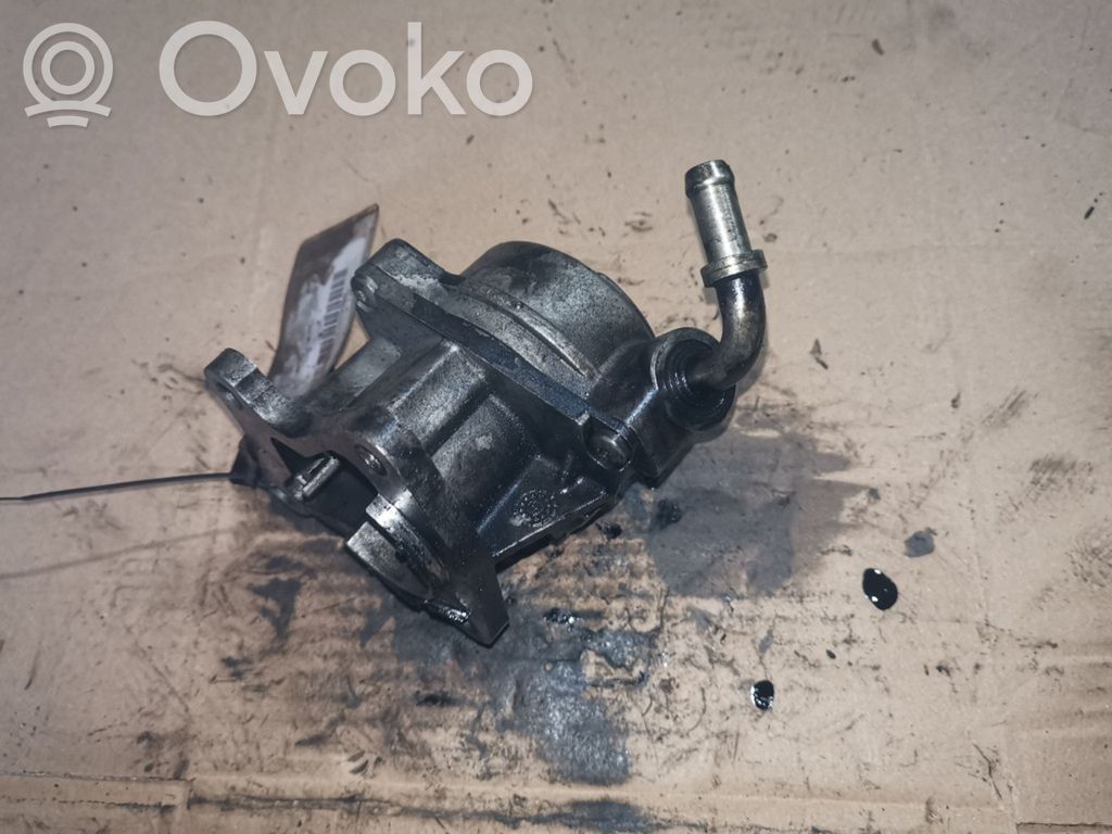 Renault Megane I Vacuum pump 