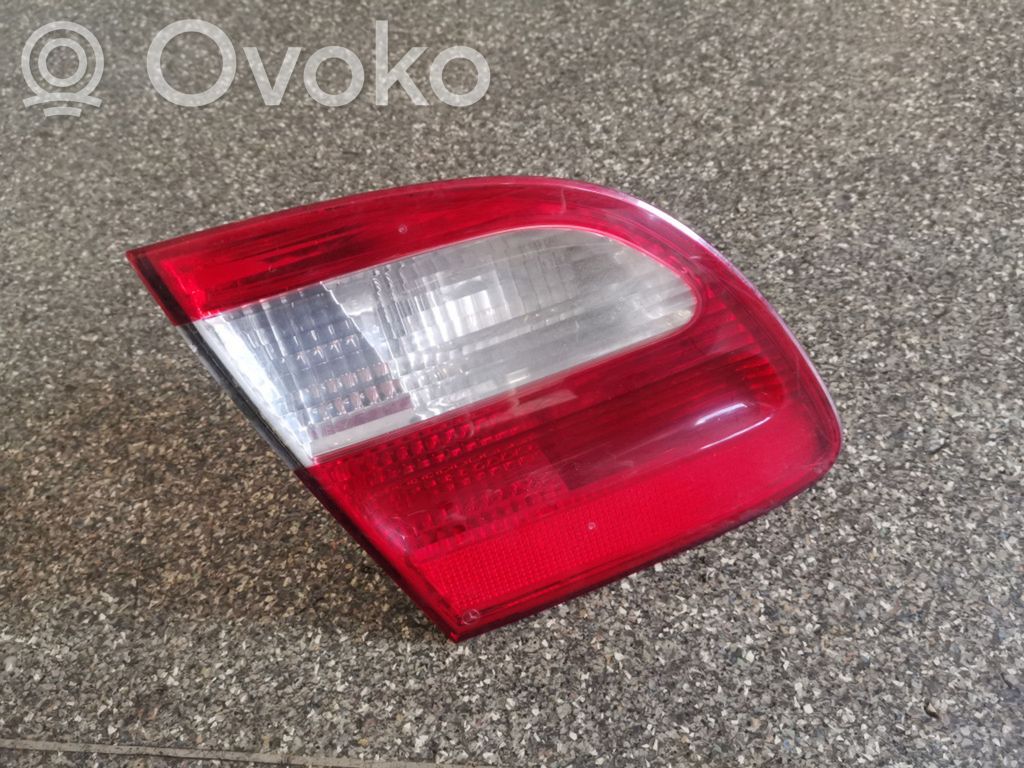 Mercedes-Benz E W211 Takaluukun takavalot 