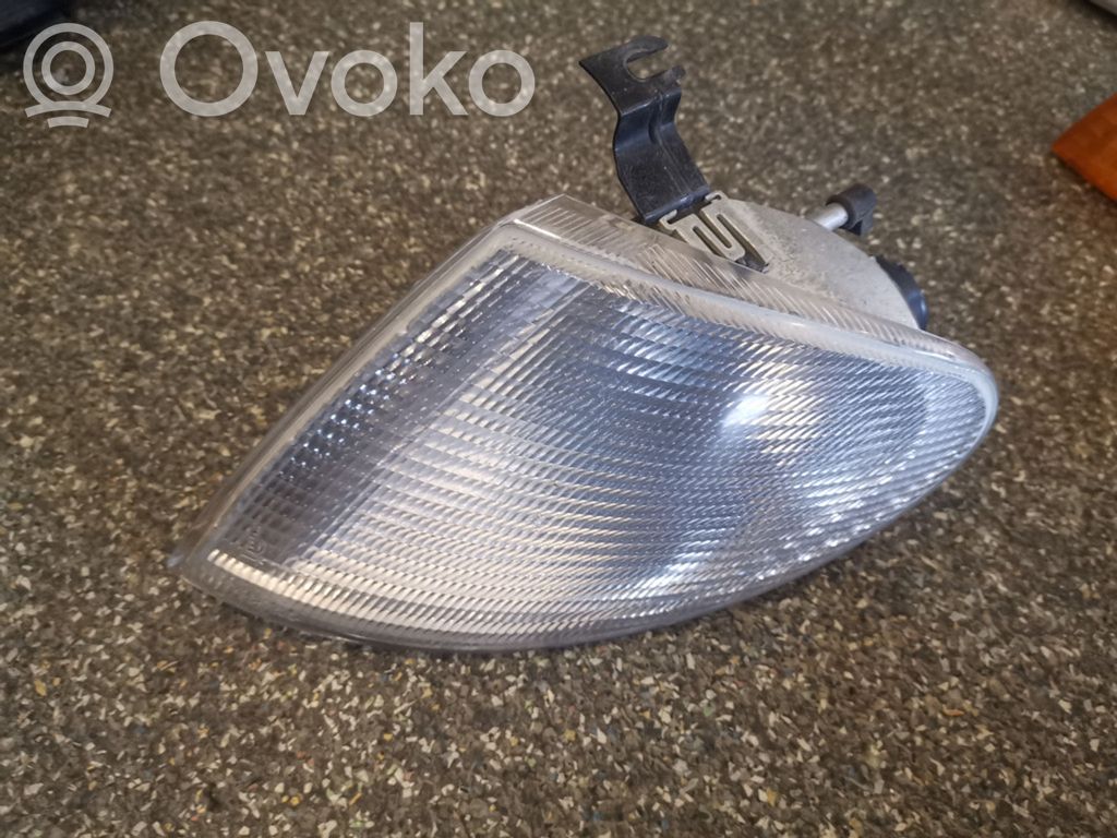 Volkswagen Sharan Front indicator light 