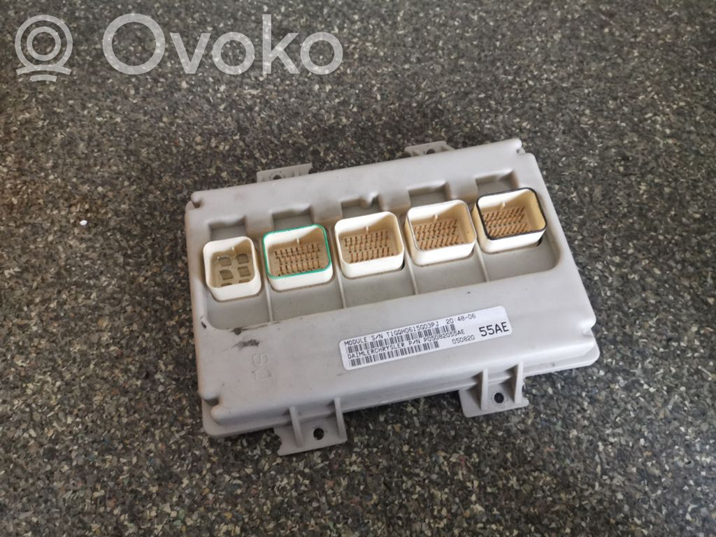 Módulo de fusible   05082055AE