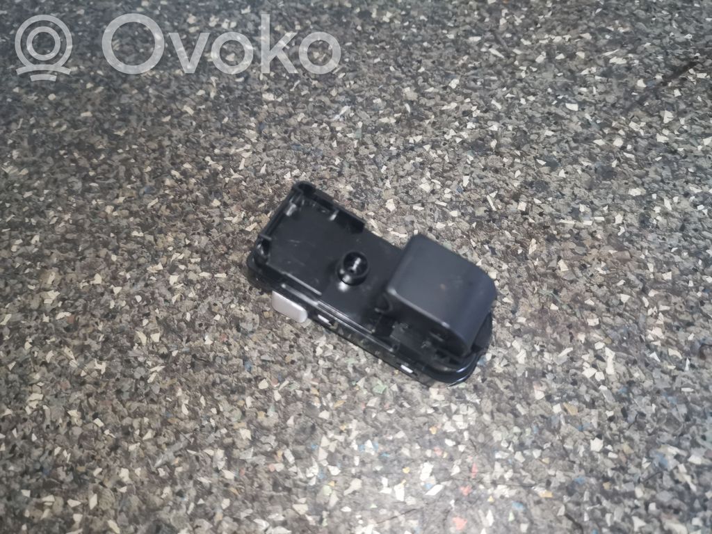 Mazda CX-3 Electric window control switch 