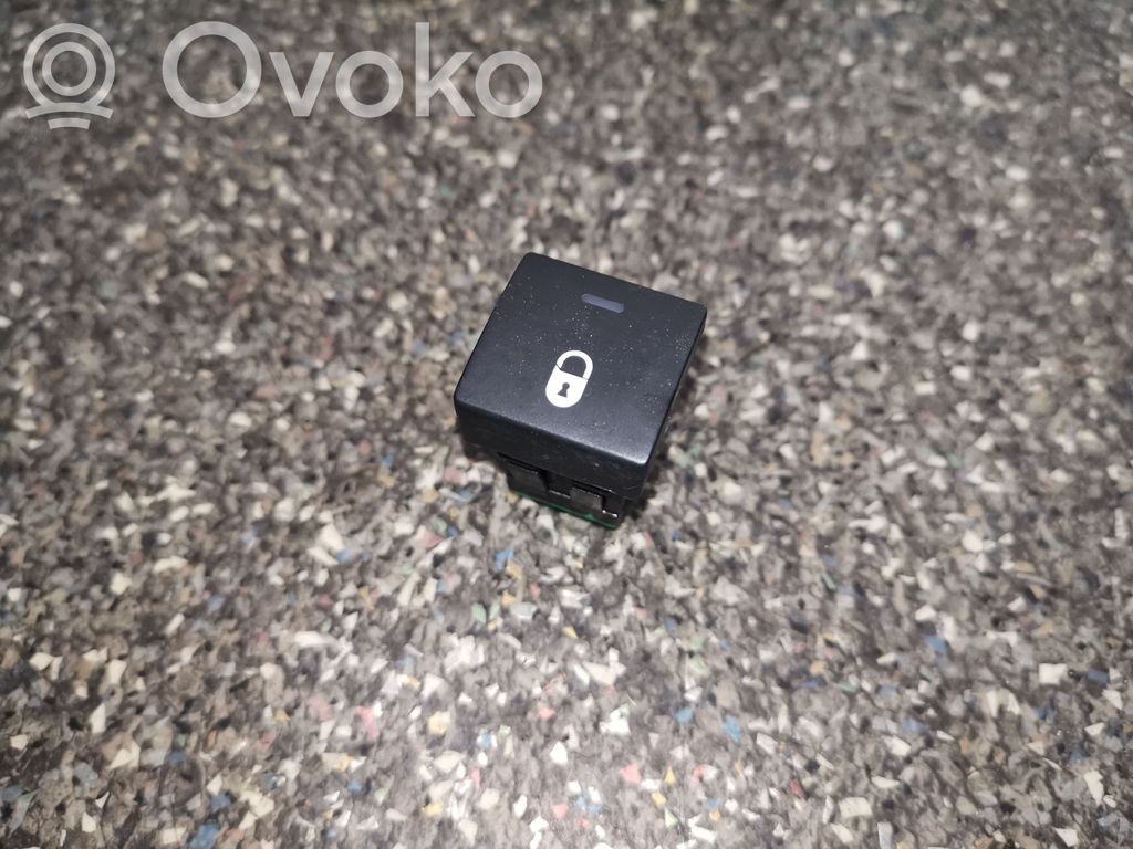 Central locking switch button   96582880XT