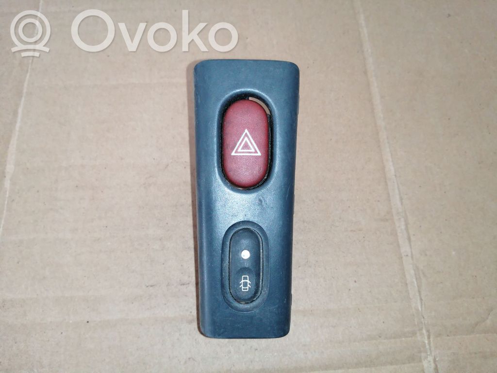 Renault Laguna I Hazard light switch 
