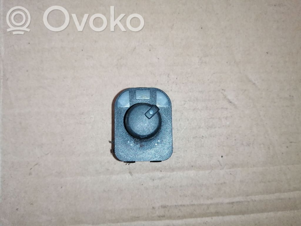 Audi A4 S4 B6 8E 8H Wing mirror switch 