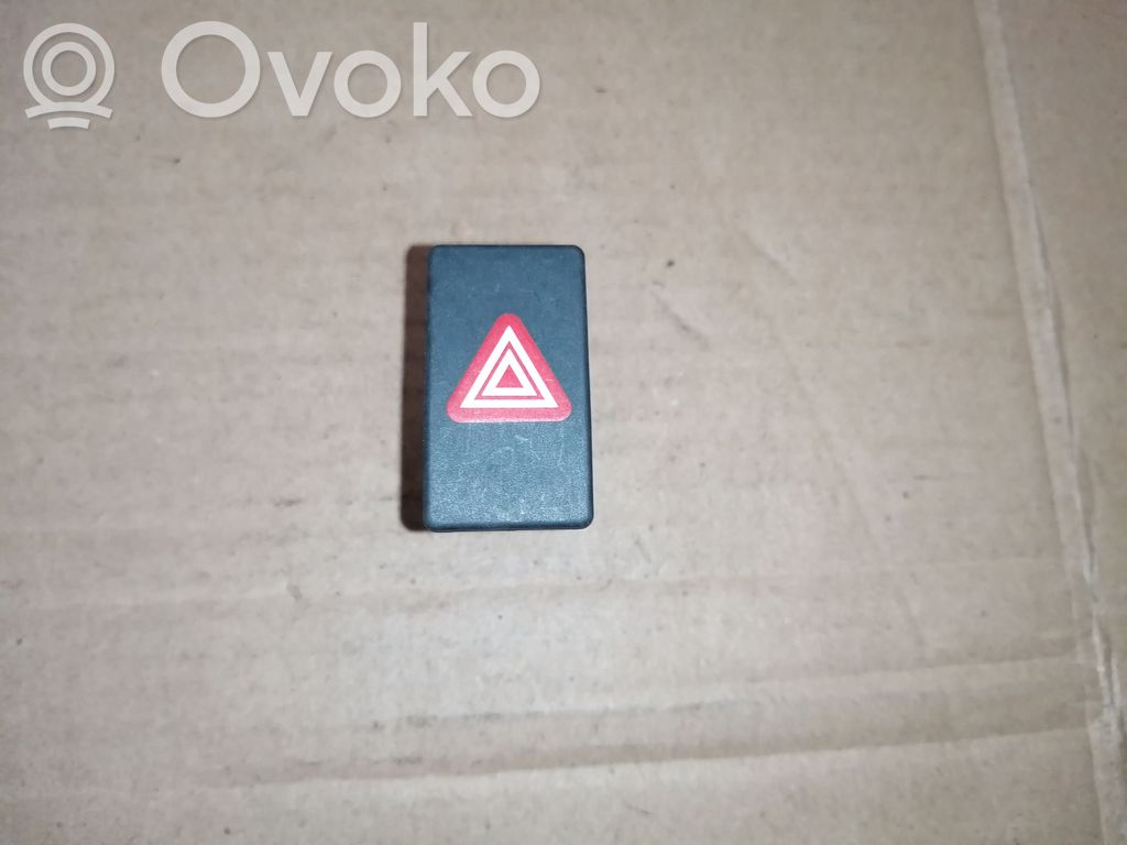 Volkswagen Jetta VI Hazard light switch 
