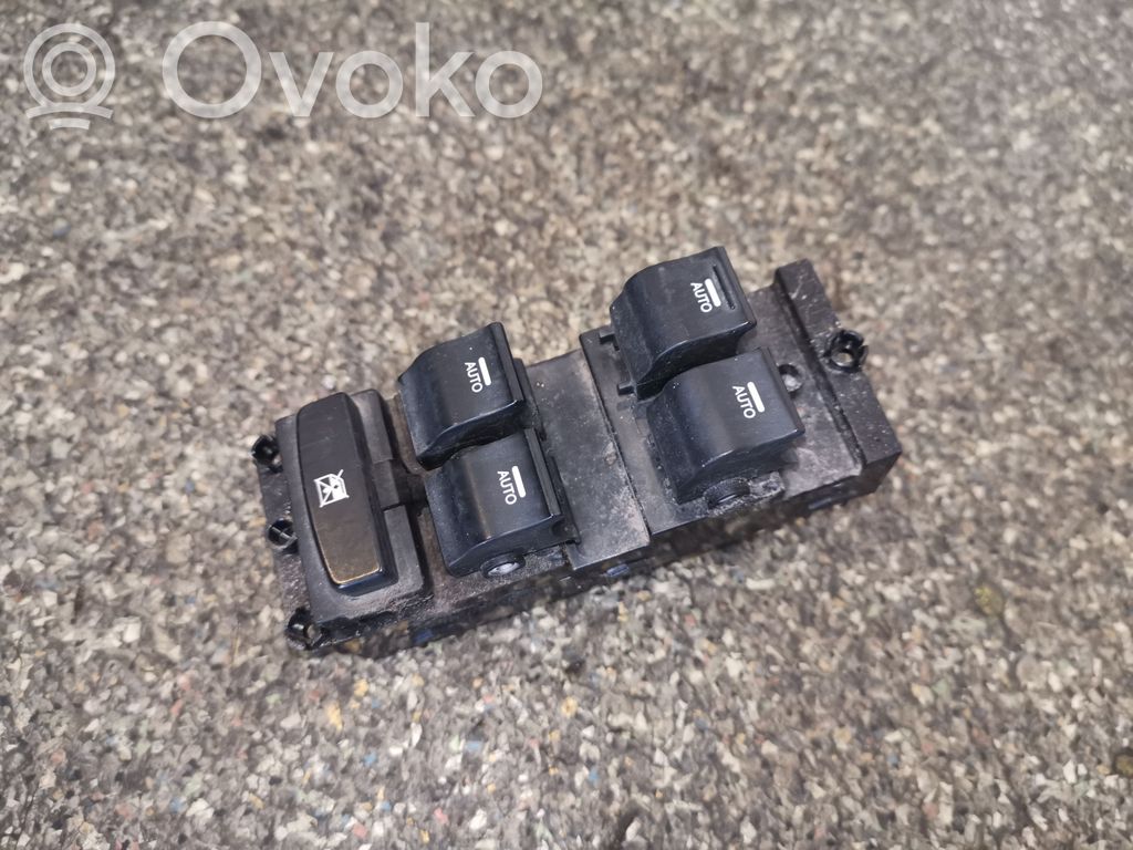 Hyundai i40 Electric window control switch 