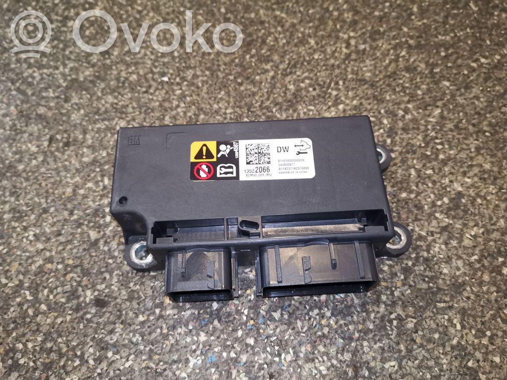 Buick Encore I Airbag control unit/module 
