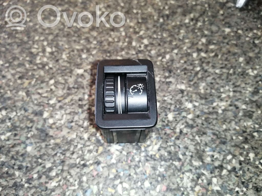 Volkswagen PASSAT CC Panel lighting control switch 
