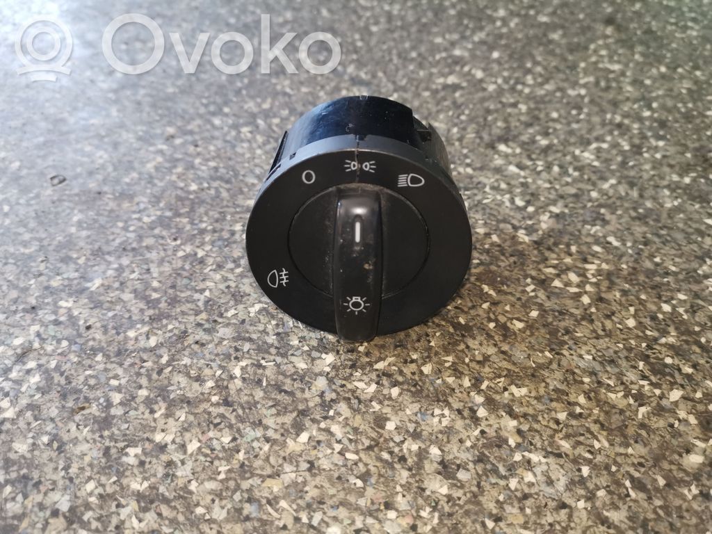 Volkswagen Touran I Light switch 