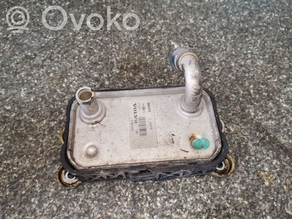 Volvo S60 Oil filter mounting bracket 
