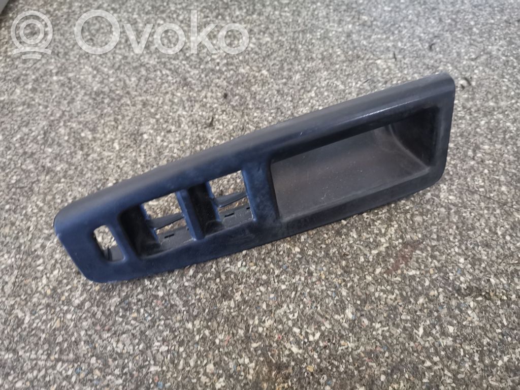 Volkswagen Polo IV 9N3 Ramka przycisków otwierania szyby drzwi przednich 