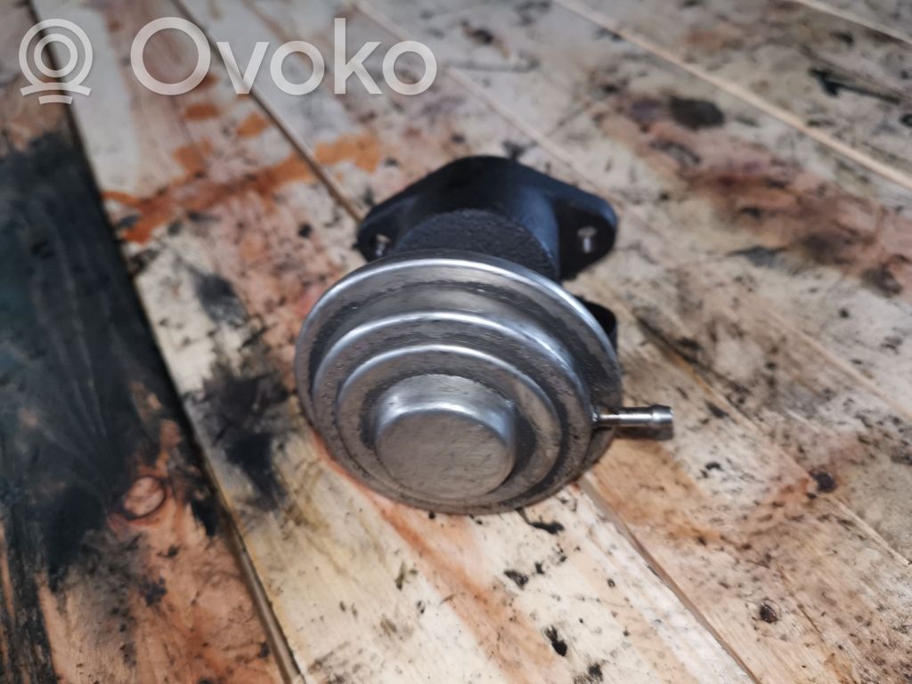 Audi A6 S6 C4 4A Válvula EGR 