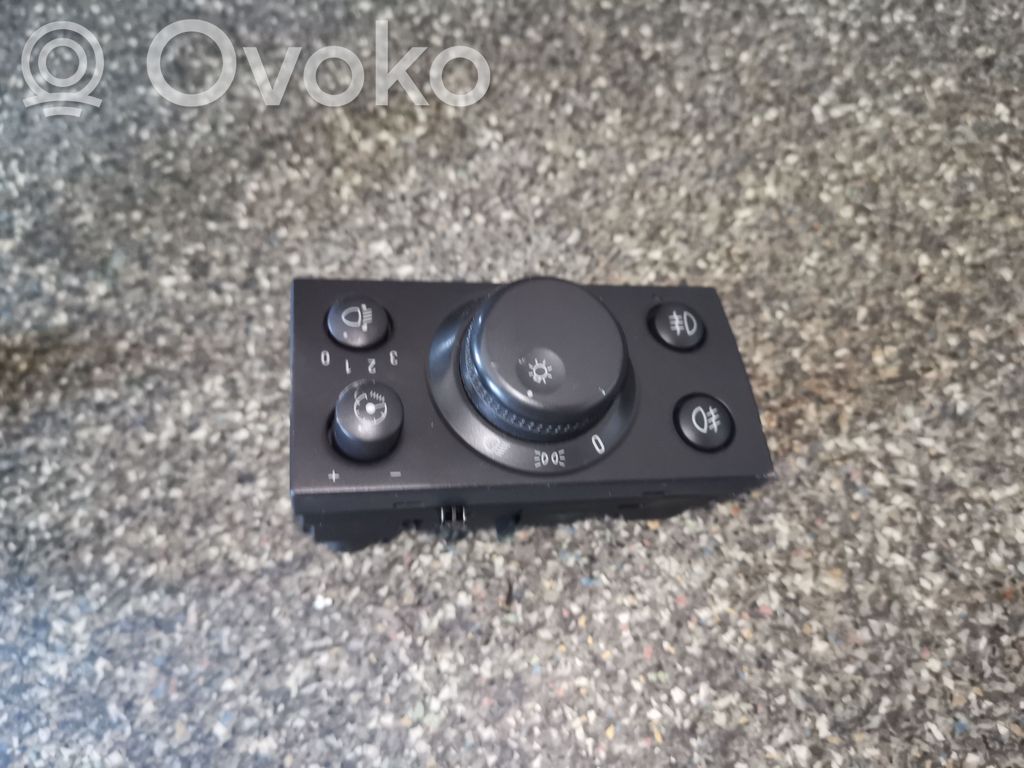 Light switch   93394755