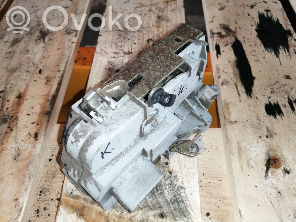 Etuoven lukko