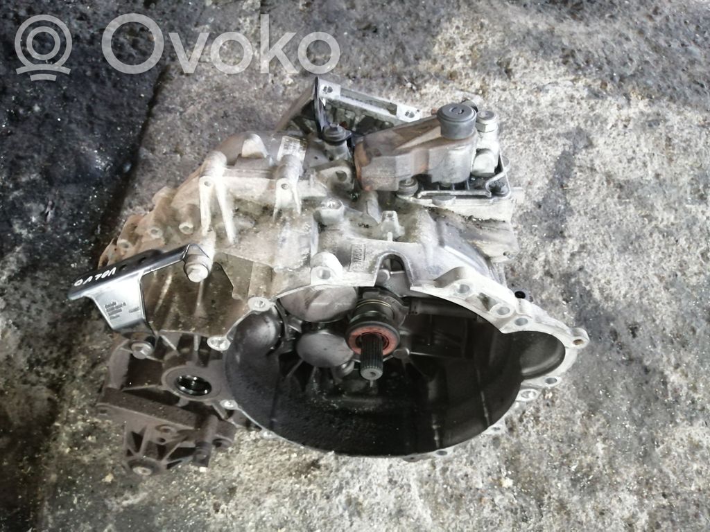 Volvo V70 Manualna 6-biegowa skrzynia biegów 