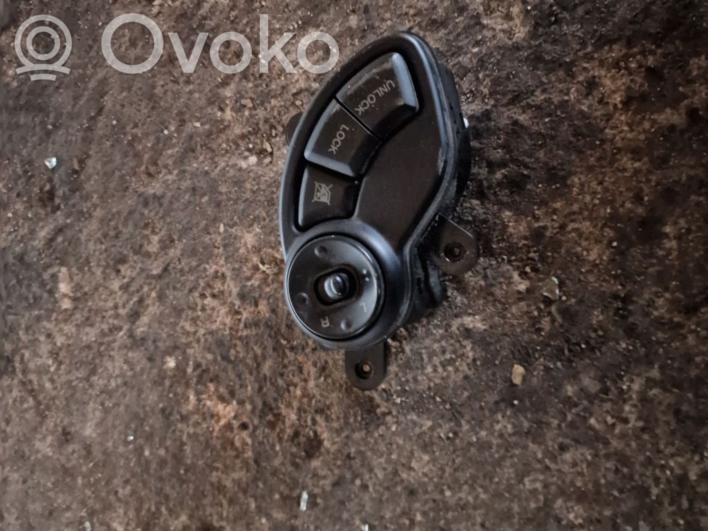 Hyundai Santa Fe Wing mirror switch 