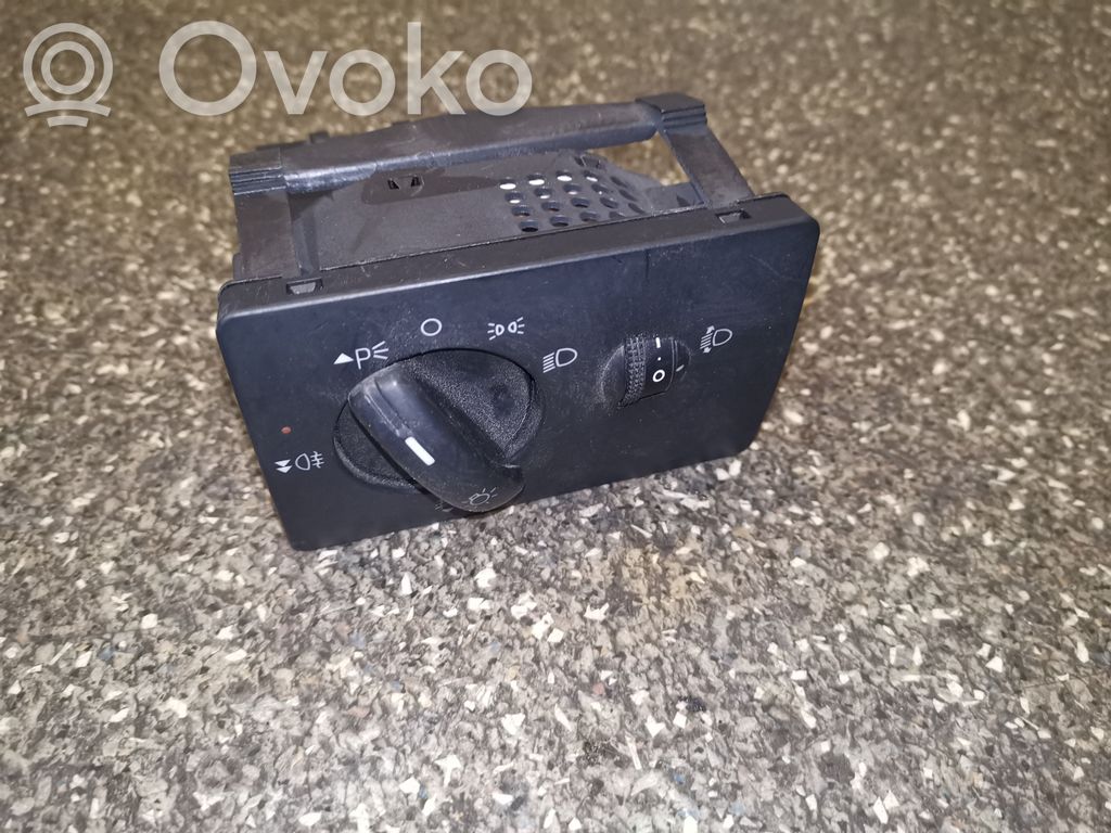 Ford Focus Lukturu slēdzis 