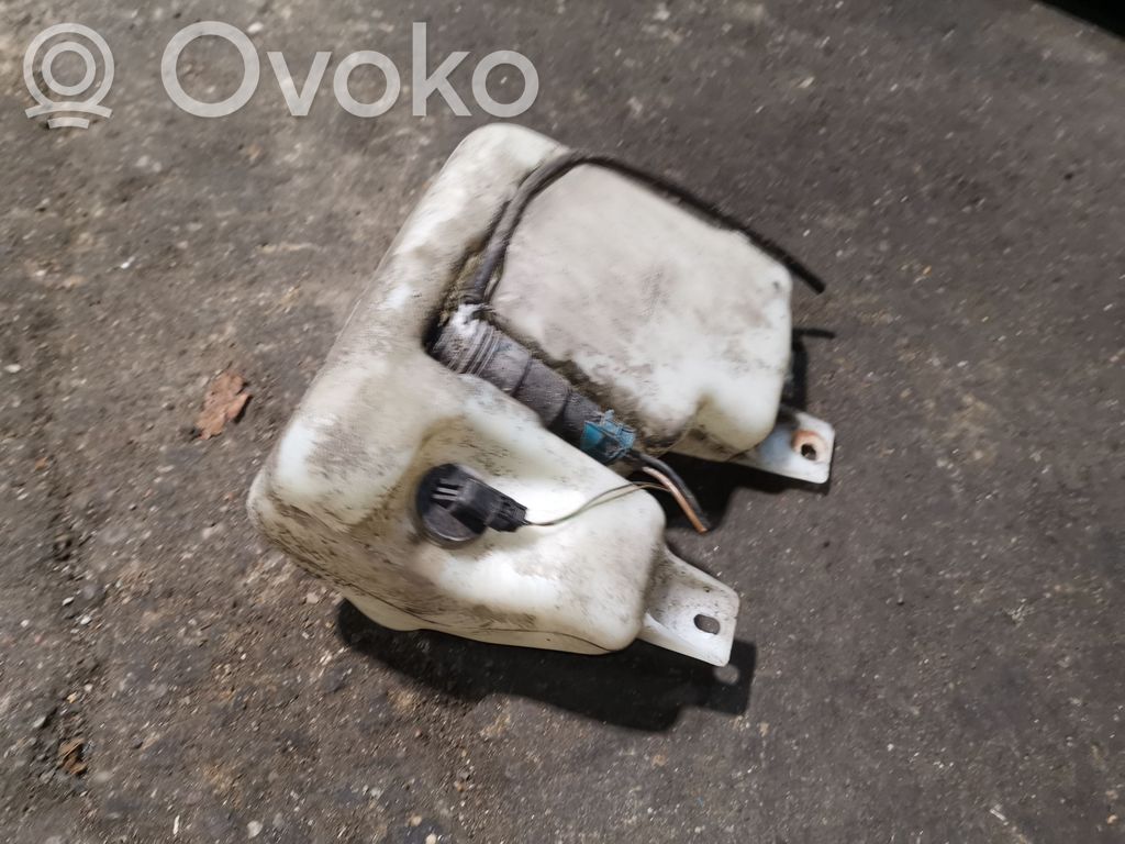 BMW 7 E38 Langų skysčio bakelis 