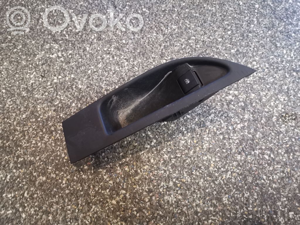 Opel Astra J Interruptor del elevalunas eléctrico 