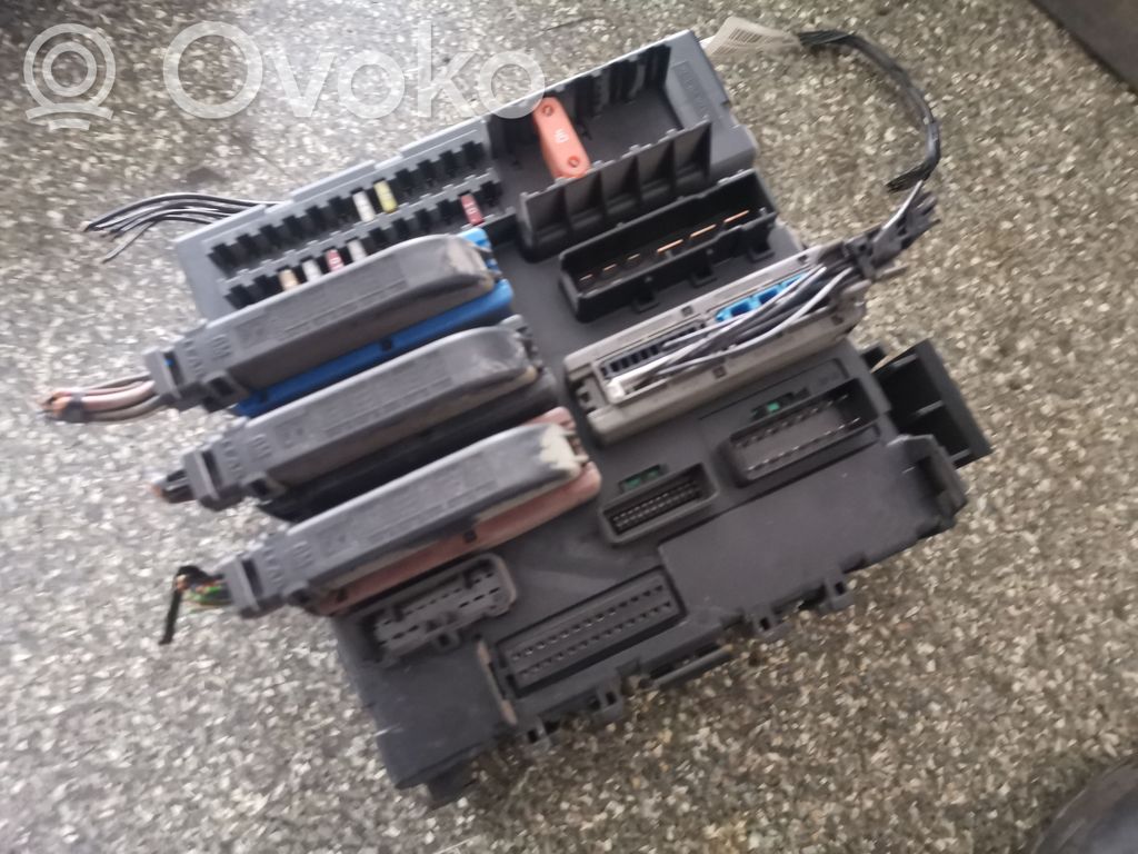 Opel Vectra C Fuse module 