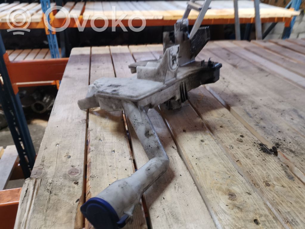 Citroen C5 Logu šķidruma tvertne 