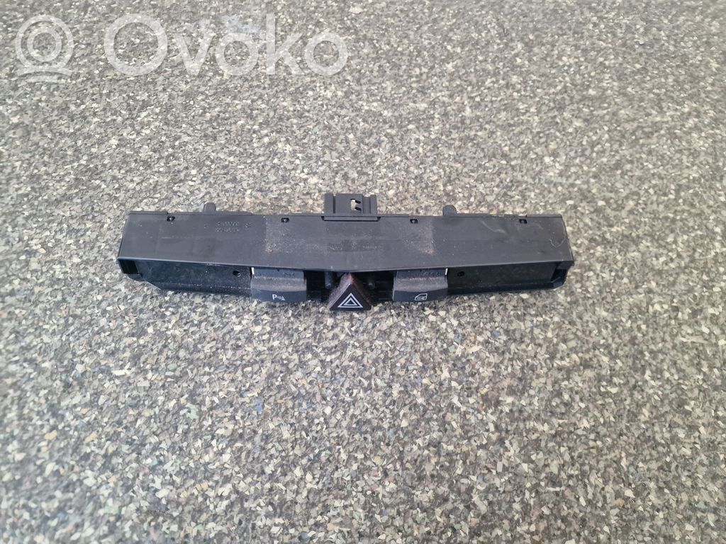 Opel Zafira B Hazard light switch 