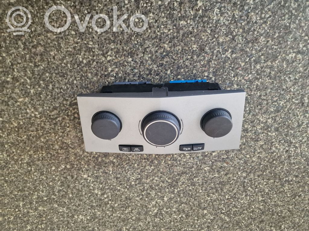 Opel Zafira B Climate control unit 