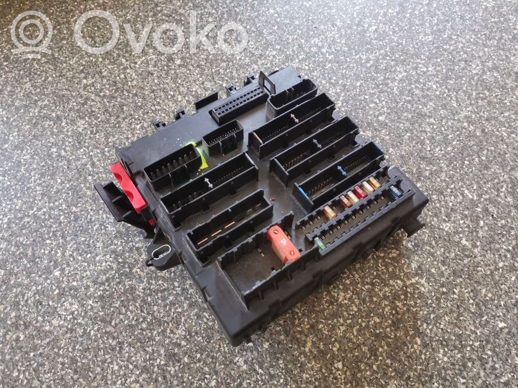 Opel Signum Saugiklių blokas 
