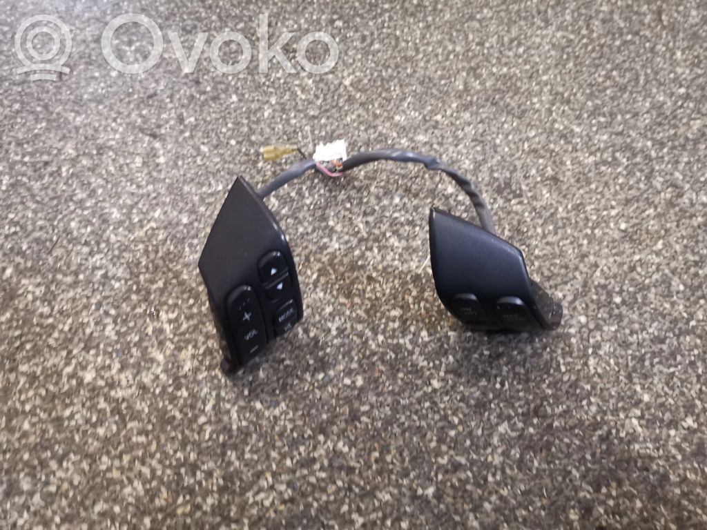 Mazda 6 Steering wheel buttons/switches 