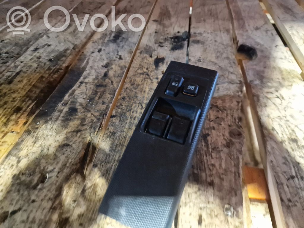 Toyota Corolla Verso AR10 Electric window control switch 
