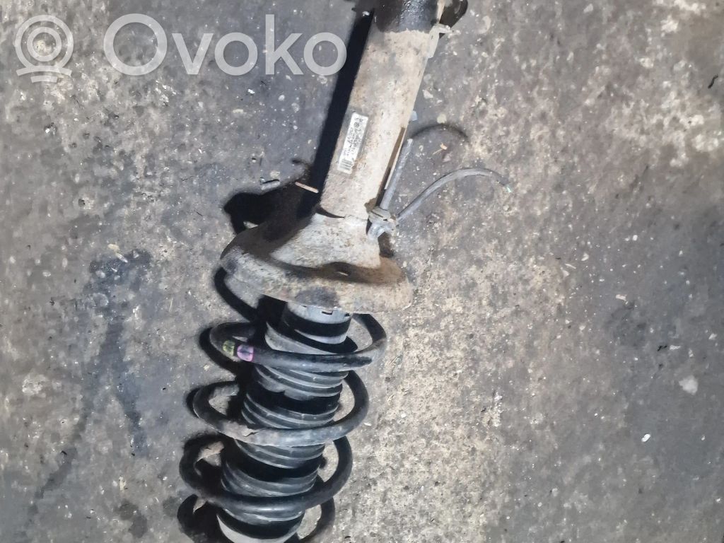 Volkswagen Bora Etuiskunvaimennin 