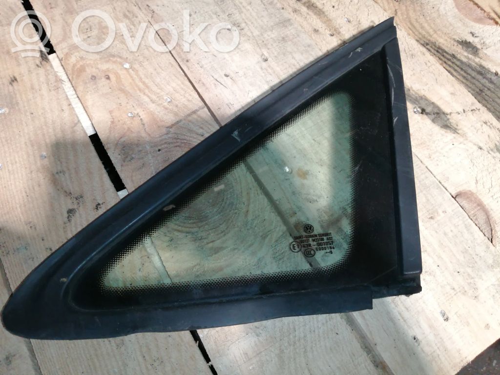 Front triangle window/glass