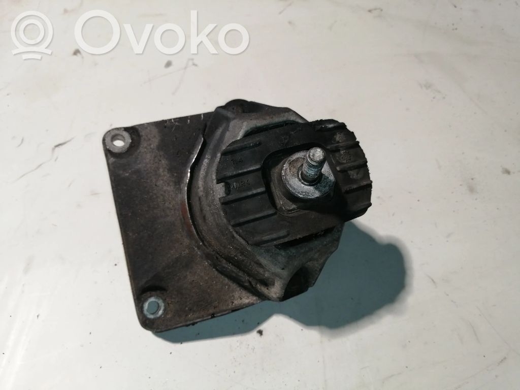 BMW 5 E60 E61 Engine mount bracket 